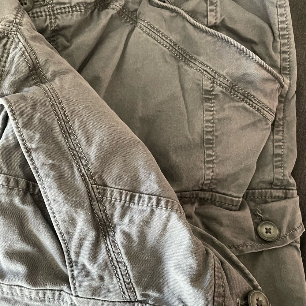 Old Navy Gray Women's Low Rise Cargo Jeans - Picture 6 of 7